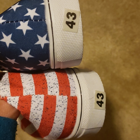 Shoes - Picture 2 of 3